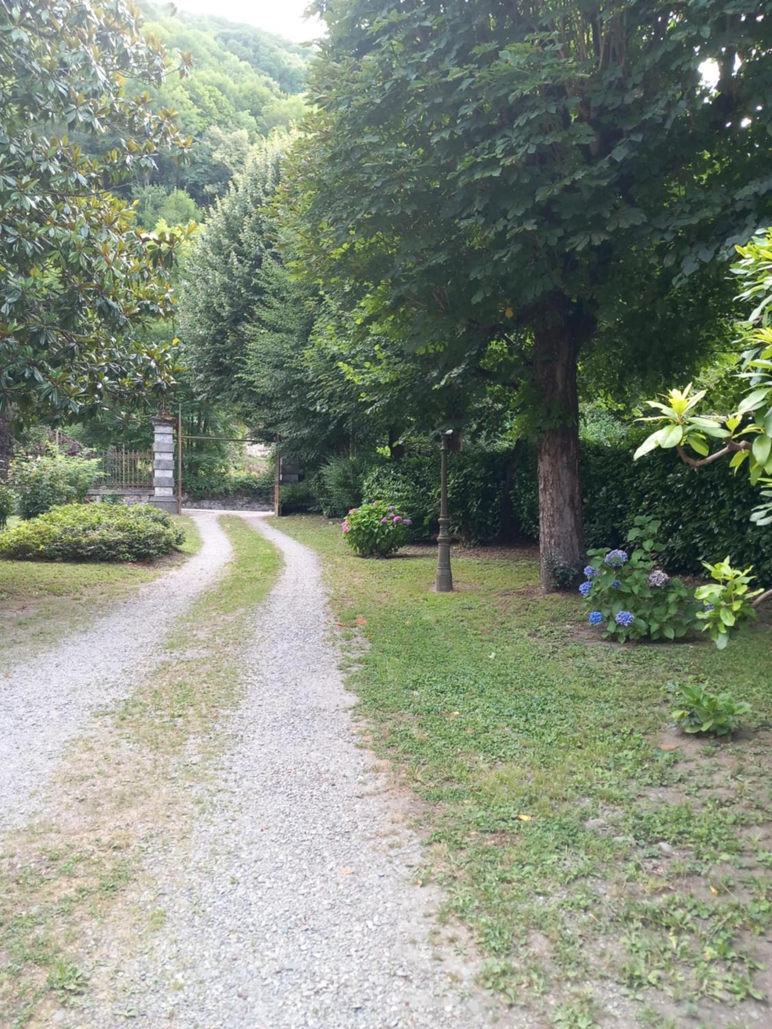 Villa Du Lys Bagneres-de-Luchon Exterior foto